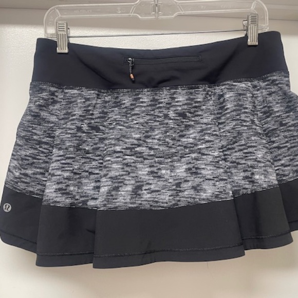 EUC Lululemon Pace Rival Skirt (Regular) Dramatic Static White Black - Picture 4 of 8